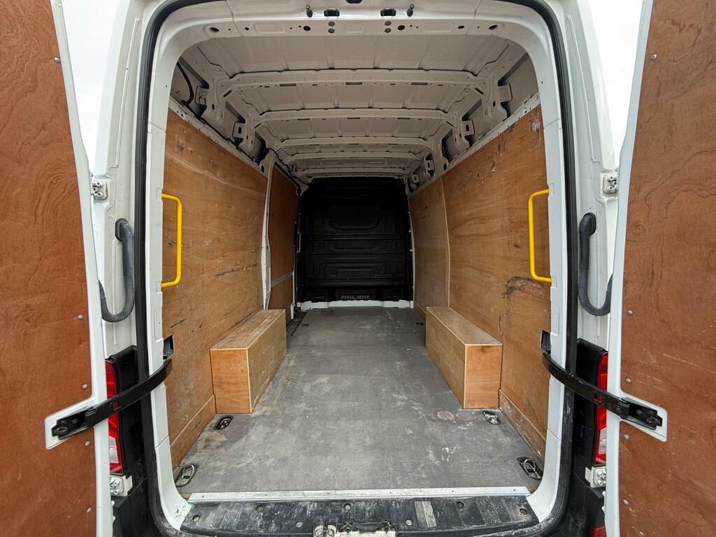 Volkswagen Crafter 2L 2.0 Tdi Cr35 Startline Flat Frame Chassis Cab 2 White #25