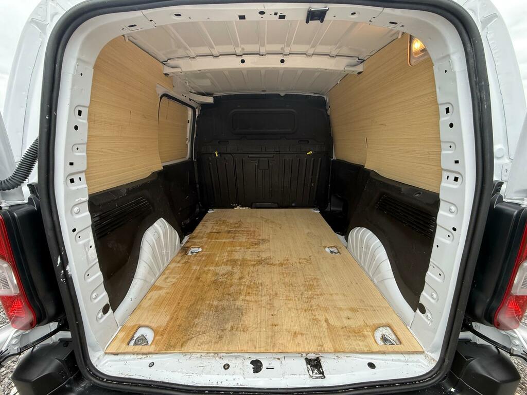 Vauxhall Combo Combo 1.5 Turbo D 2300 Pro L2 H1 Euro 6 Ss 6Dr White #25