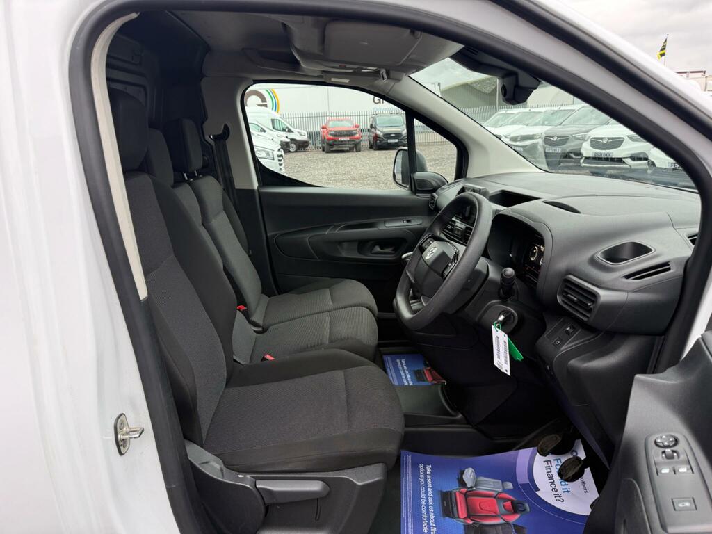Vauxhall Combo Combo 1.5 Turbo D 2300 Pro L2 H1 Euro 6 Ss 6Dr White #10