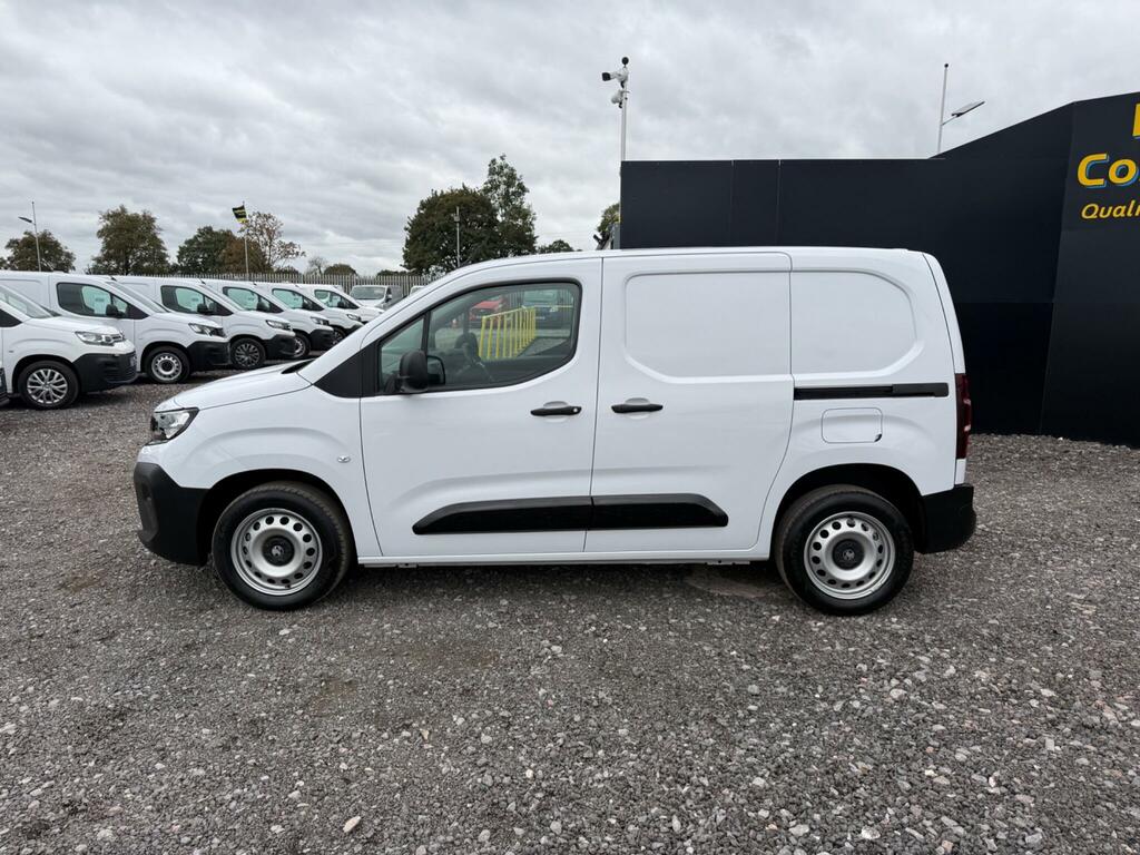 Vauxhall Combo Combo 1.5 Turbo D 2300 Pro L2 H1 Euro 6 Ss 6Dr White #3