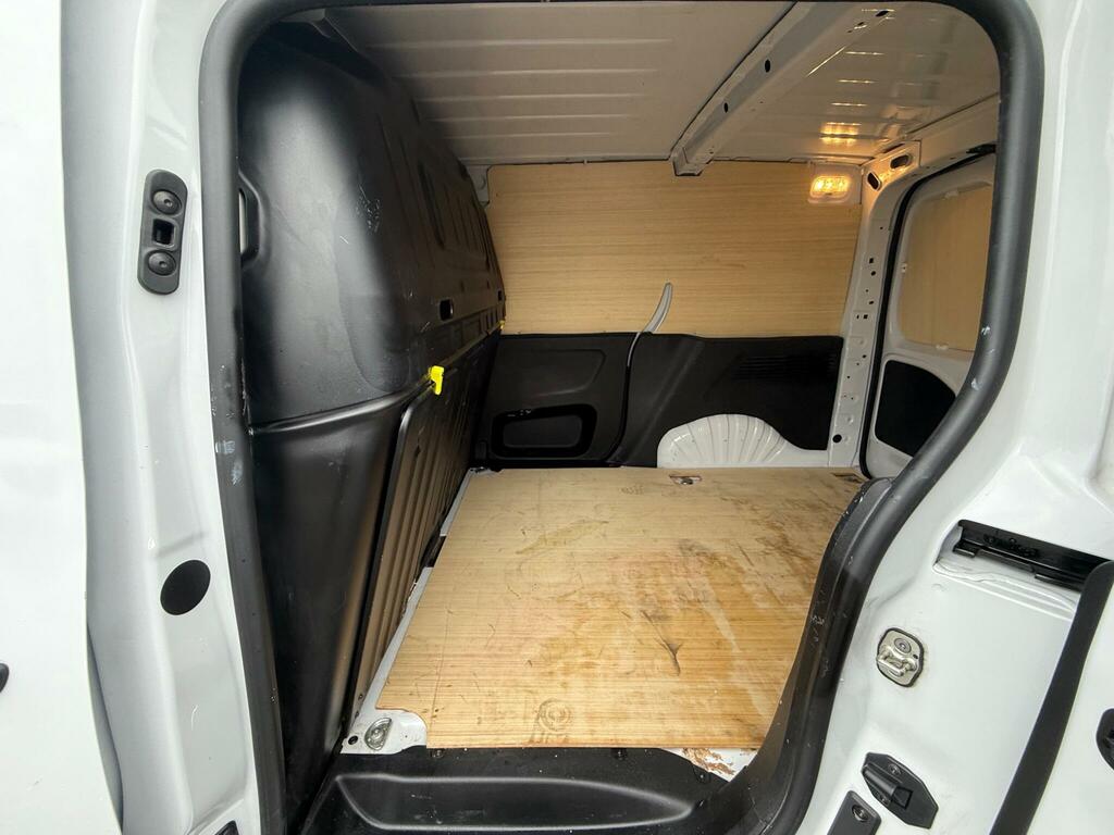 Vauxhall Combo Combo 1.5 Turbo D 2300 Pro L2 H1 Euro 6 Ss 6Dr White #23