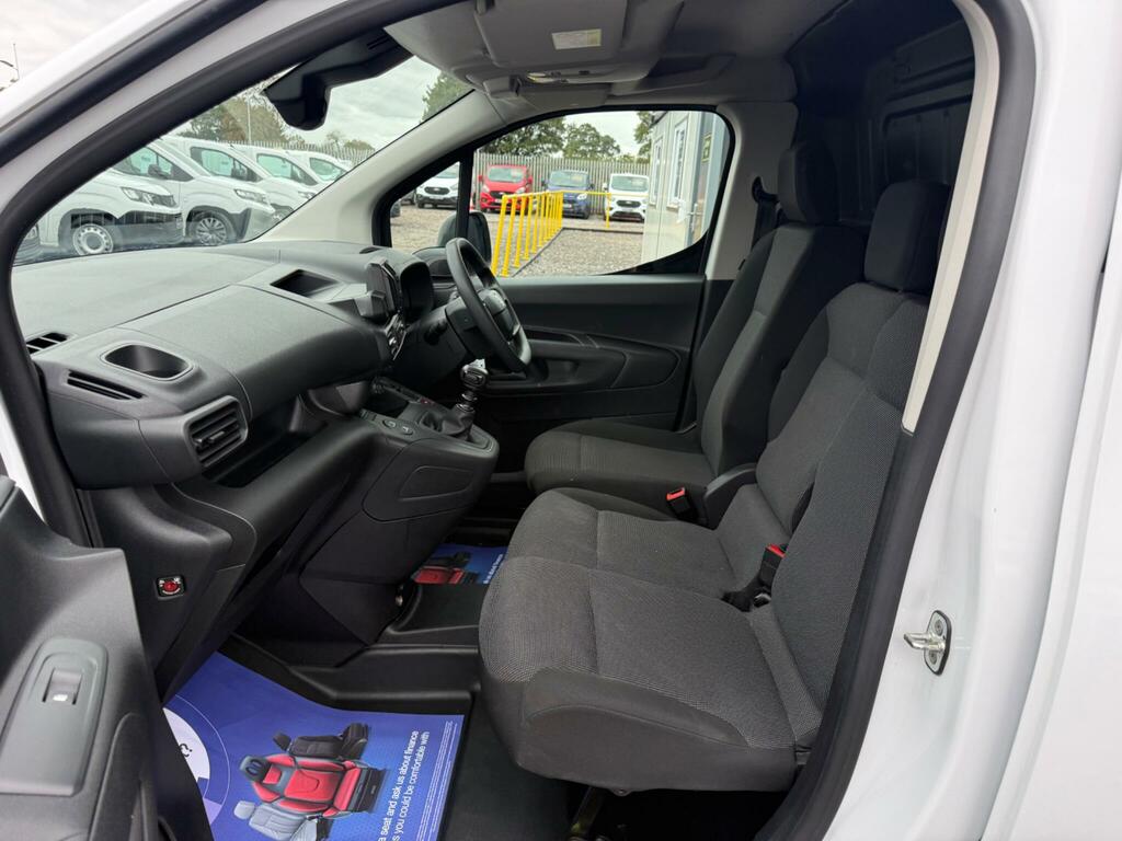 Vauxhall Combo Combo 1.5 Turbo D 2300 Pro L2 H1 Euro 6 Ss 6Dr White #13