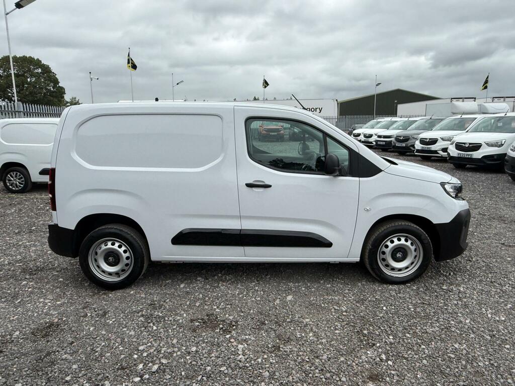 Vauxhall Combo Combo 1.5 Turbo D 2300 Pro L2 H1 Euro 6 Ss 6Dr White #7