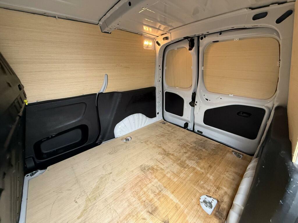 Vauxhall Combo Combo 1.5 Turbo D 2300 Pro L2 H1 Euro 6 Ss 6Dr White #24