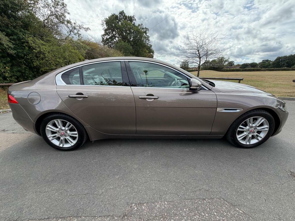 Jaguar XE Saloon Red #8