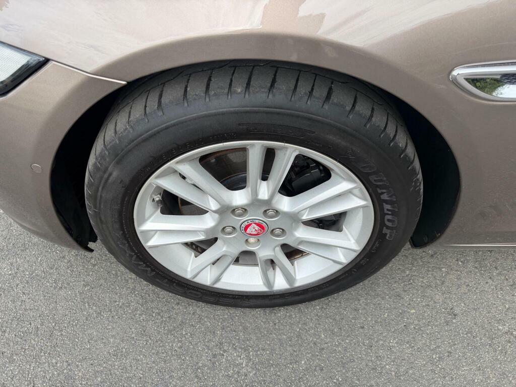 Jaguar XE Saloon Red #12