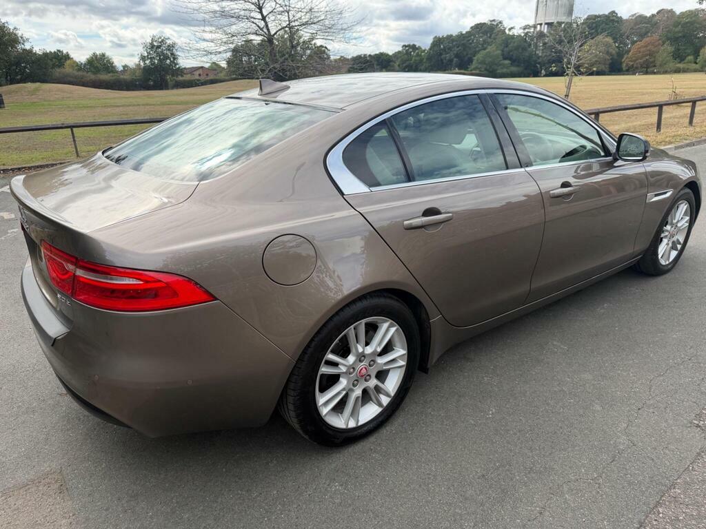 Jaguar XE Saloon Red #7