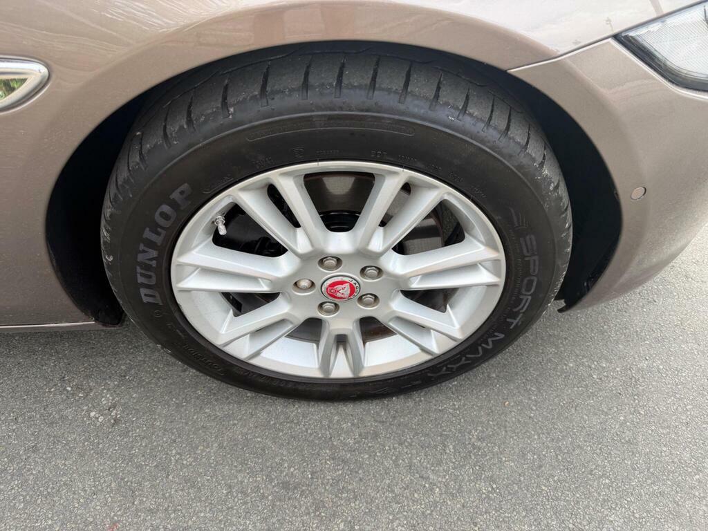 Jaguar XE Saloon Red #9
