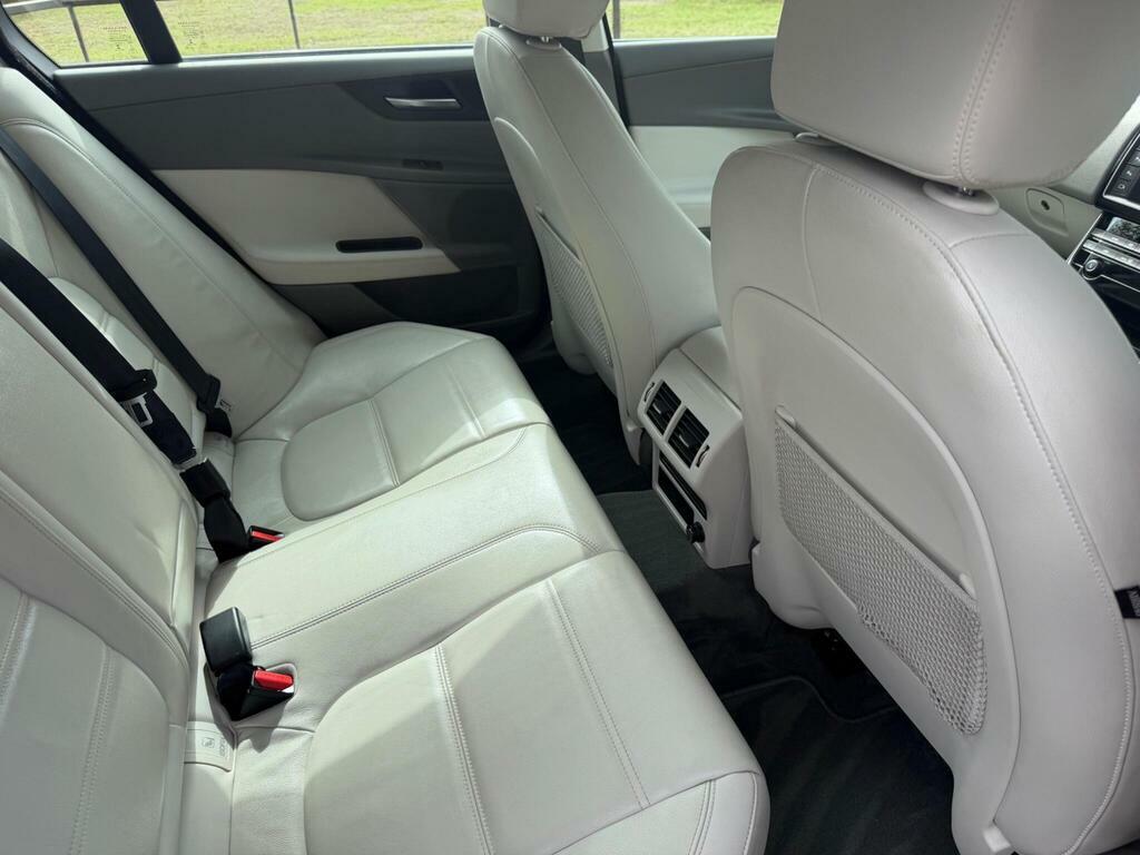 Jaguar XE Saloon Red #24