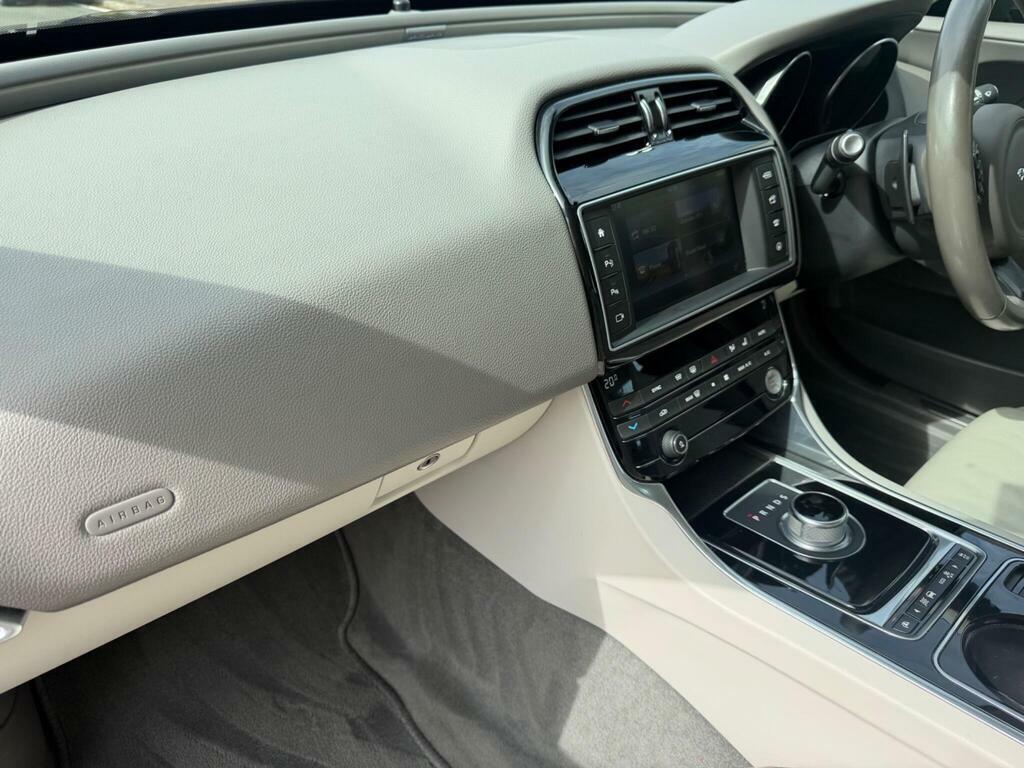 Jaguar XE Saloon Red #30