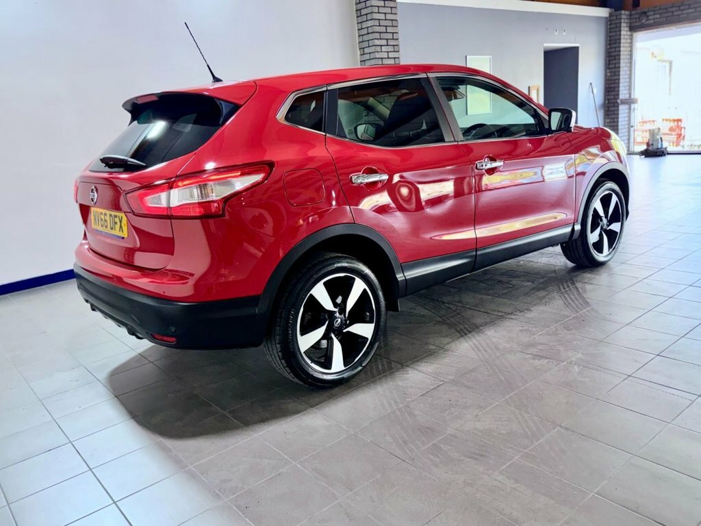 Nissan Qashqai 1.2Bm Ncon Silver #17