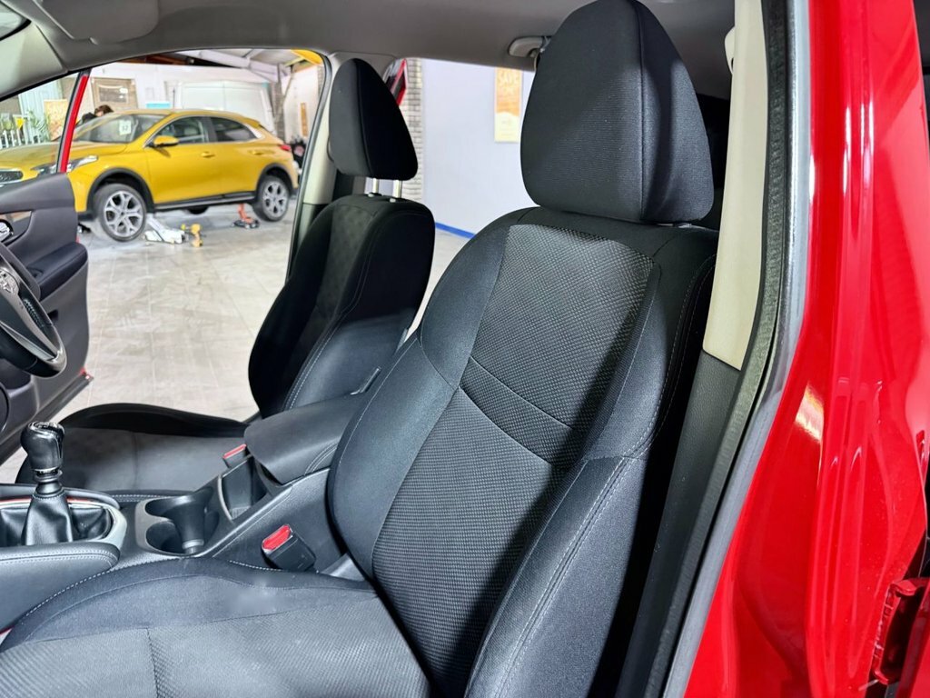 Nissan Qashqai 1.2Bm Ncon Silver #64