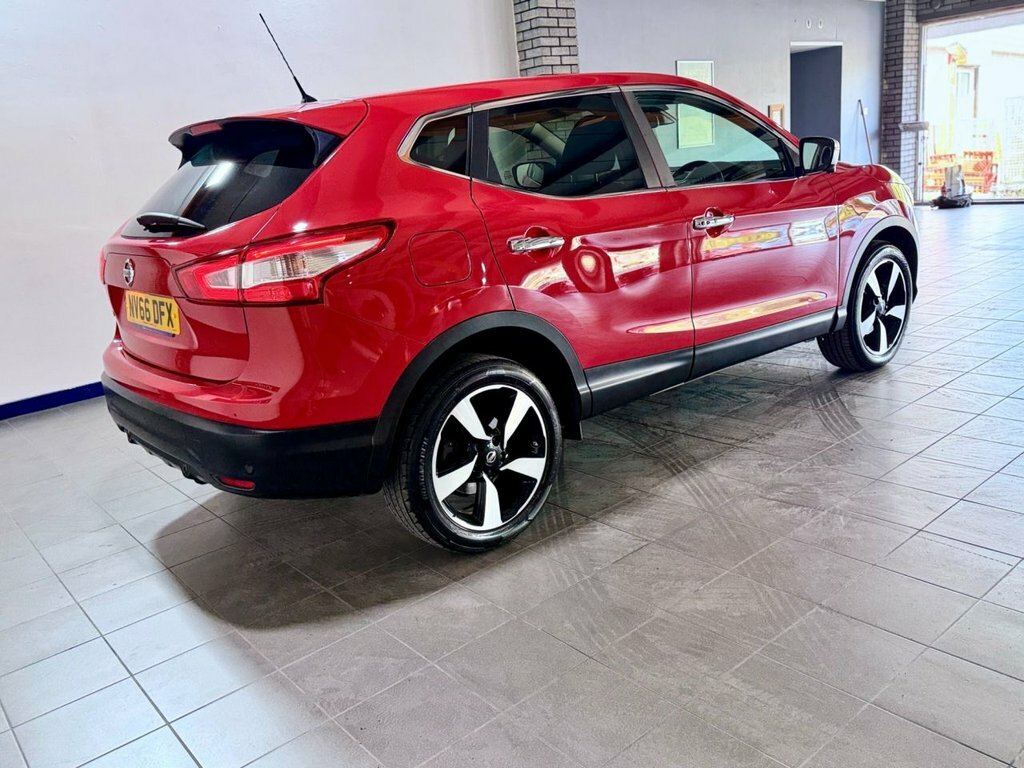Nissan Qashqai 1.2Bm Ncon Silver #18