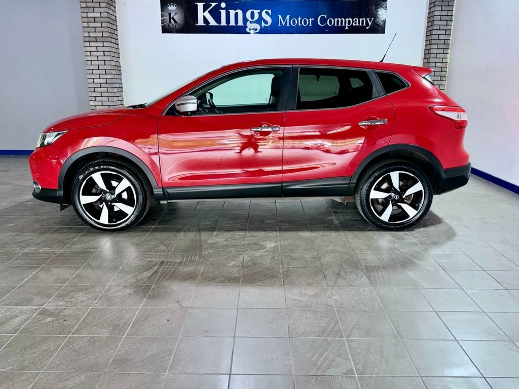 Nissan Qashqai 1.6L N-connecta Red #4