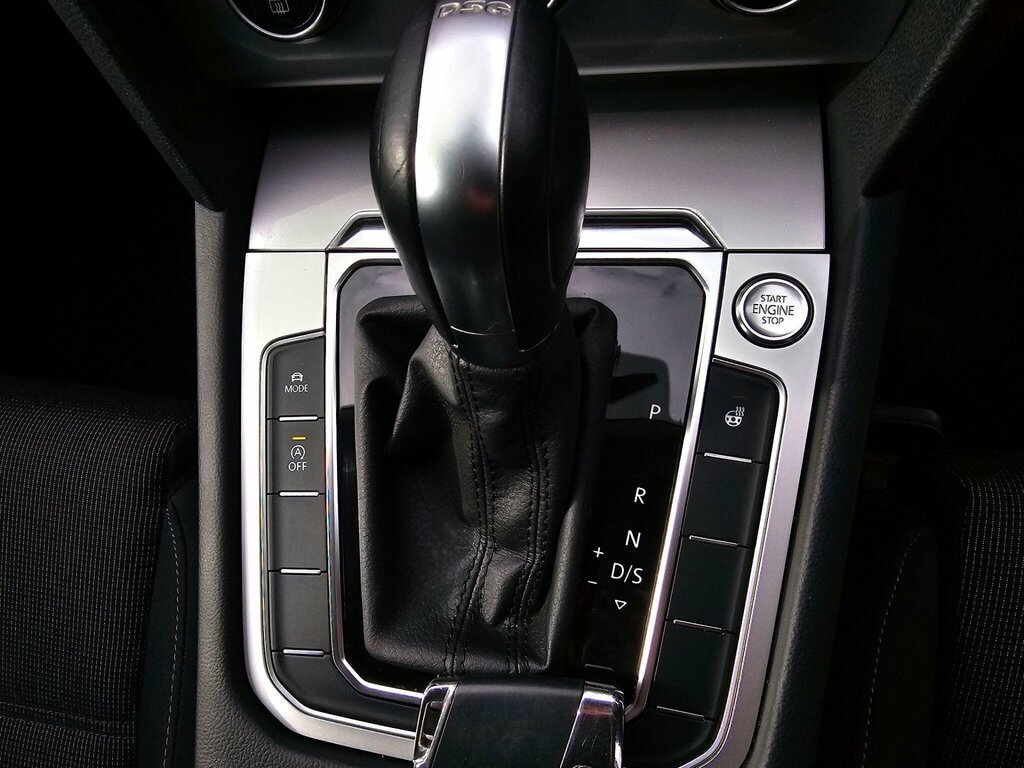 Volkswagen Passat  Black #15