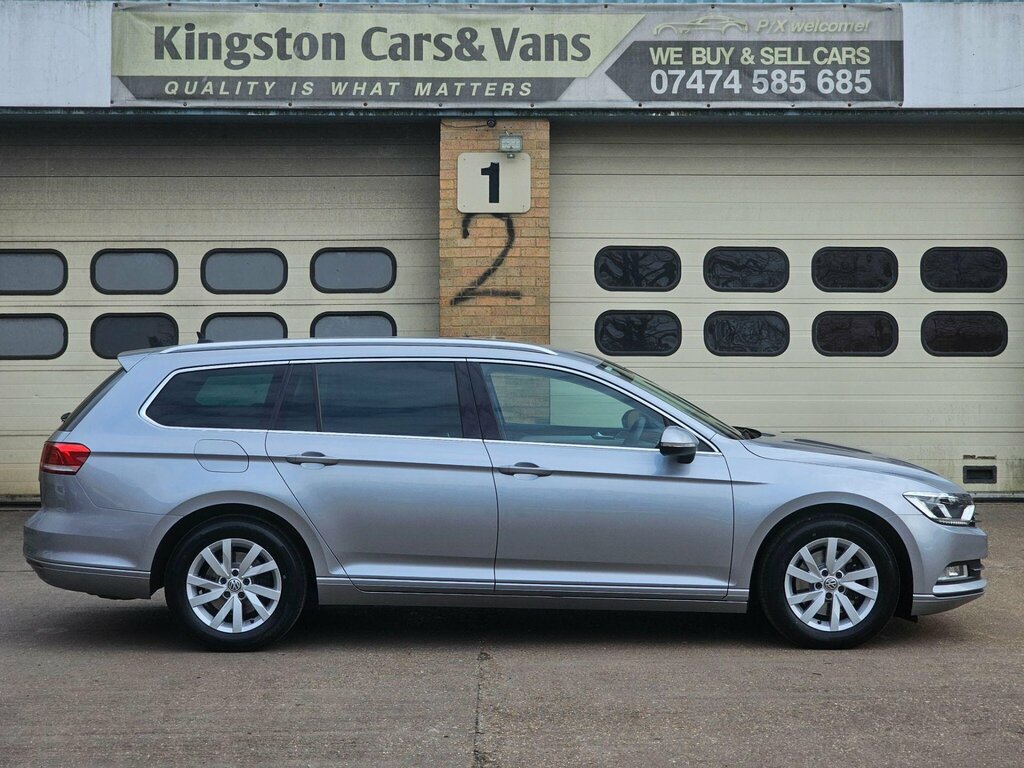 Volkswagen Passat  Black #4