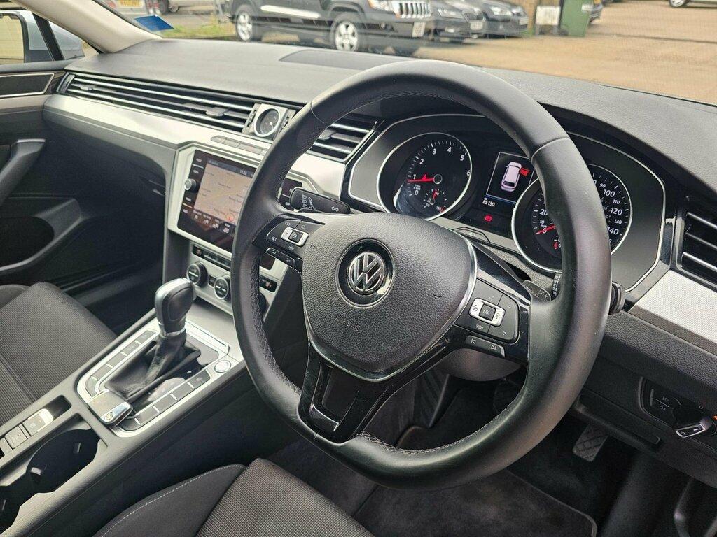 Volkswagen Passat  Black #12