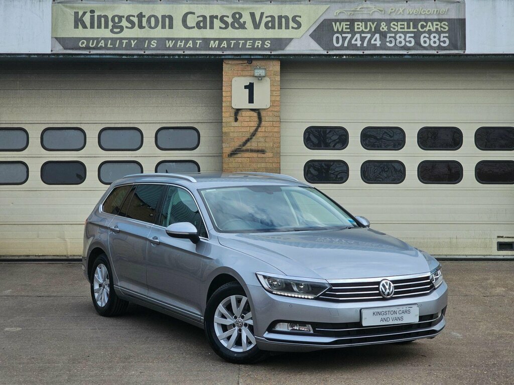 Volkswagen Passat  Black #3