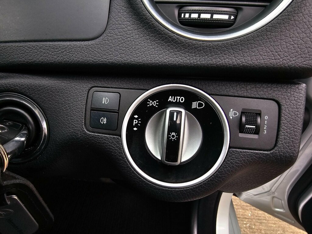 Mercedes-Benz C Class C220 Cdi Blueefficiency Elegance Silver #25