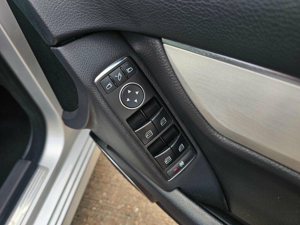 Mercedes-Benz C Class C63 4dr Auto Black #18