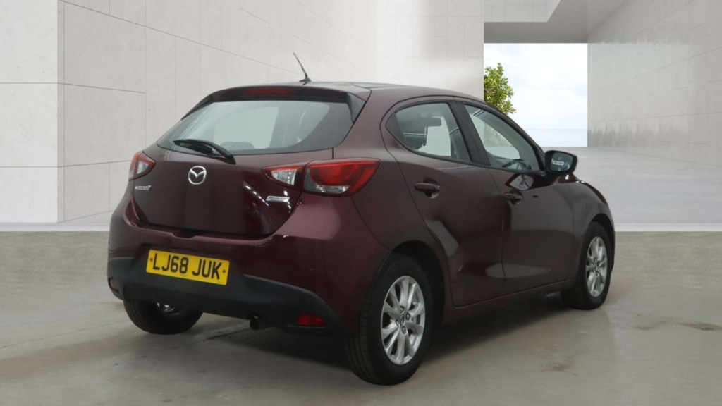 Mazda 2 Se-l Red #4
