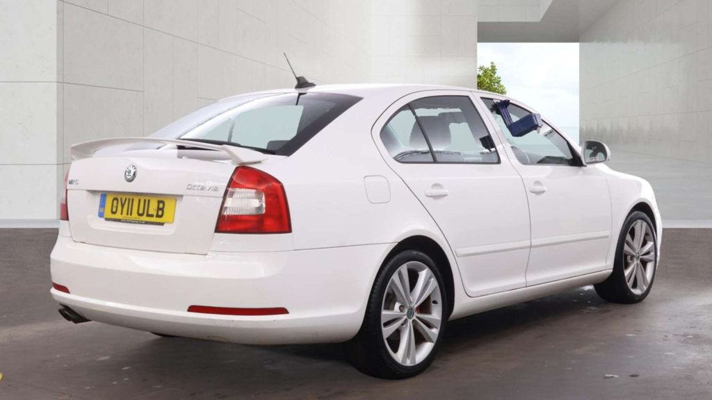 Skoda Octavia Vrs Tfsi White #4