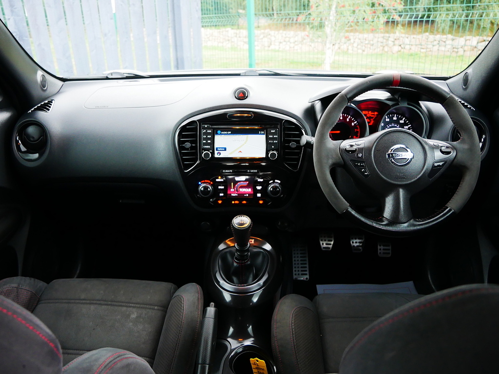 Nissan Juke Acenta Black #12