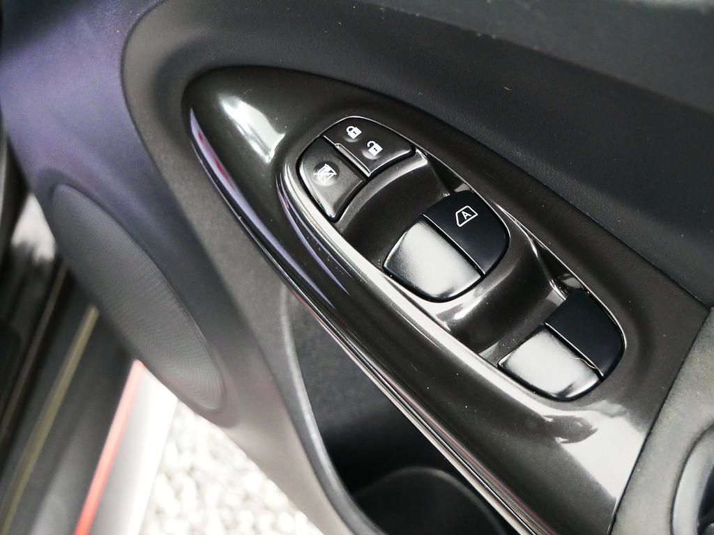 Nissan Juke Acenta Black #32