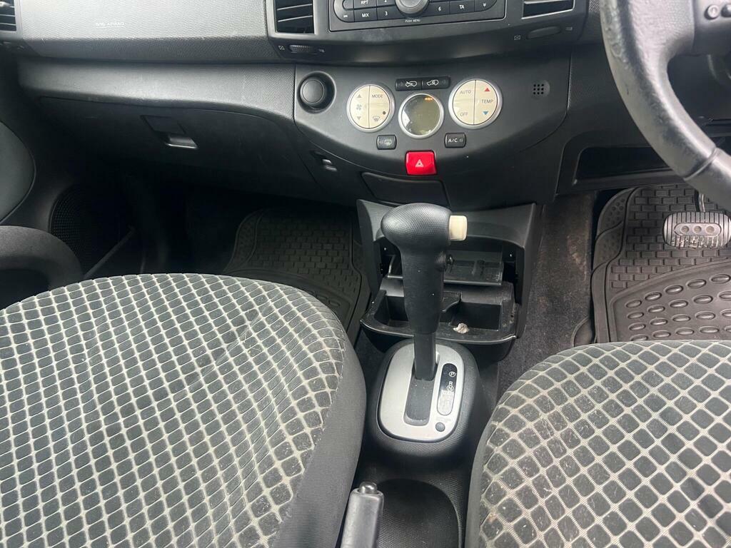 Nissan Micra 1.0 E Red #36