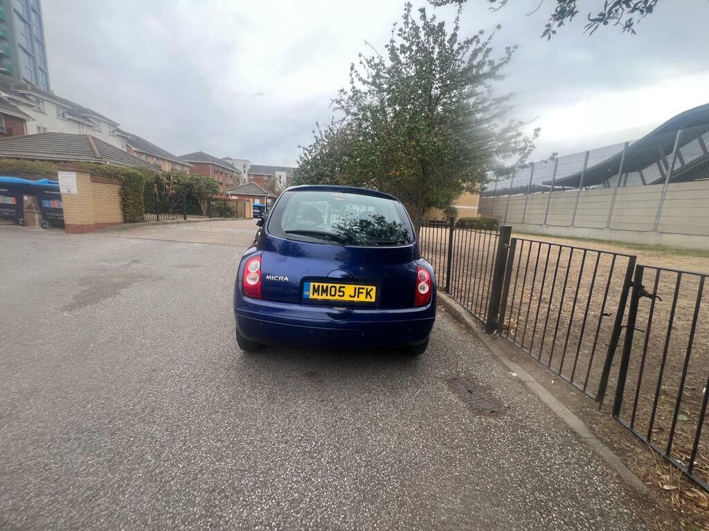 Nissan Micra 1.0 E Red #10