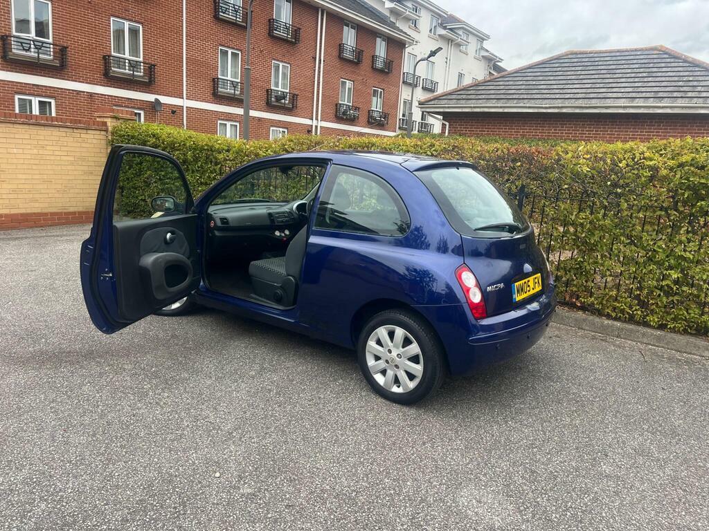 Nissan Micra 1.0 E Red #72