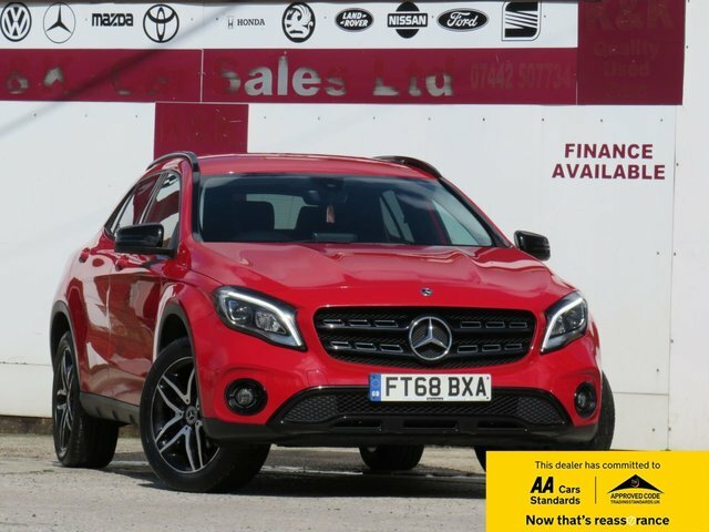 Mercedes-Benz GLA Class 2019 1.6 Gla180 Urban Edition Suv 7G-dc Red