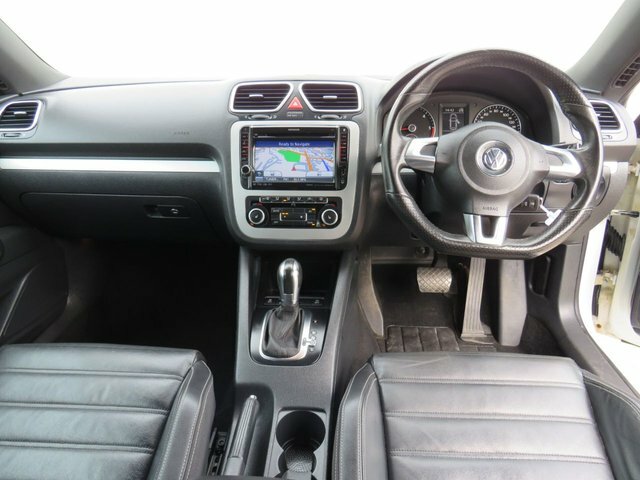 Volkswagen Scirocco 2011 2.0 Tdi Bluemotion Tech Hatchback White #2