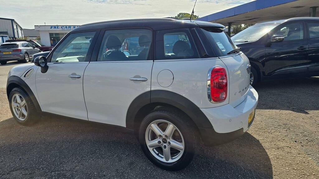 Mini Countryman Brown #10