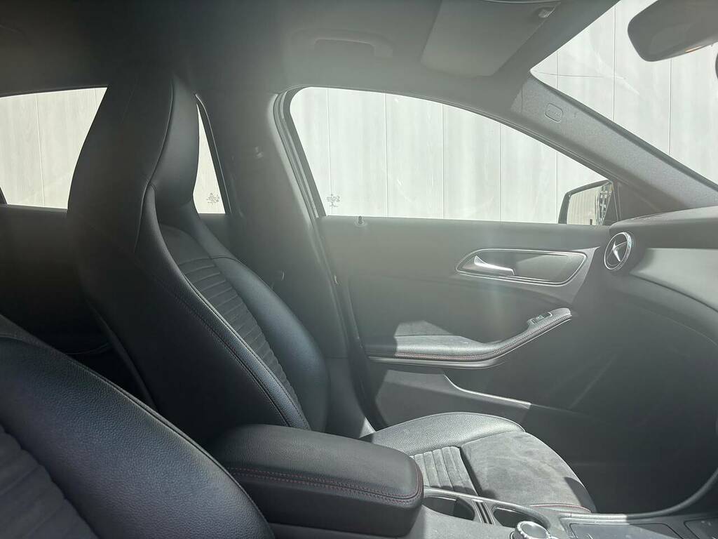 Mercedes-Benz GLA Class 2.1 Gla200d Amg Line Suv 7G-dct Euro 6 Black #5