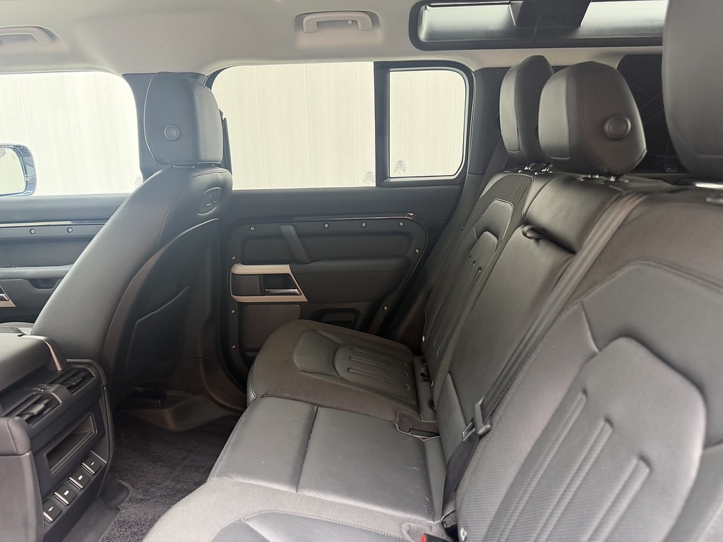 Land Rover Defender 110 Se Brown #38