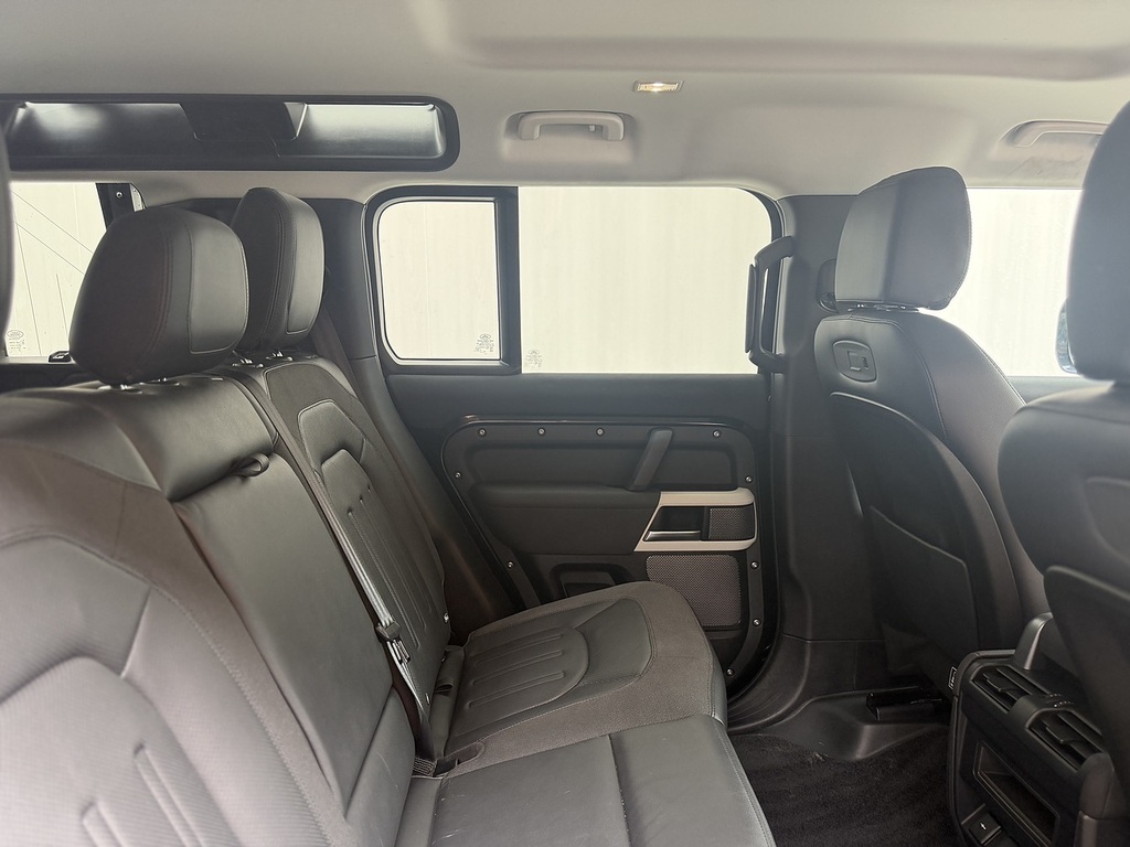 Land Rover Defender 110 Se Brown #12