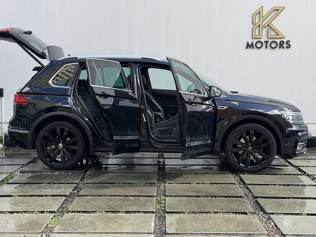 Volkswagen Tiguan 2.0 Tsi R-line Tech Suv Dsg 4Motion Eur Black #4