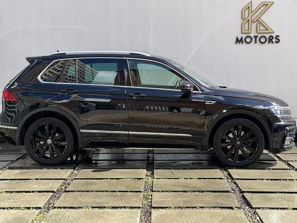 Volkswagen Tiguan 2.0 Tsi R-line Tech Suv Dsg 4Motion Eur Black #3