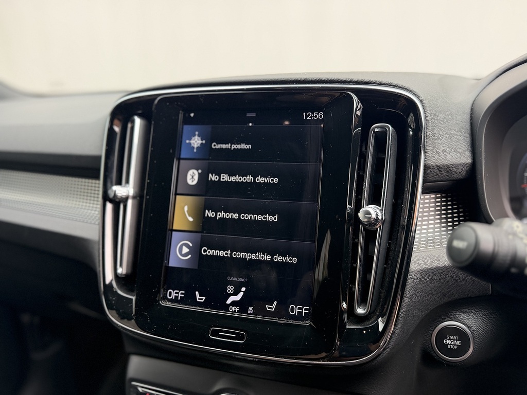 Volvo XC40 2.0 T5 R-design Pro Awd 245 Bhp White #22