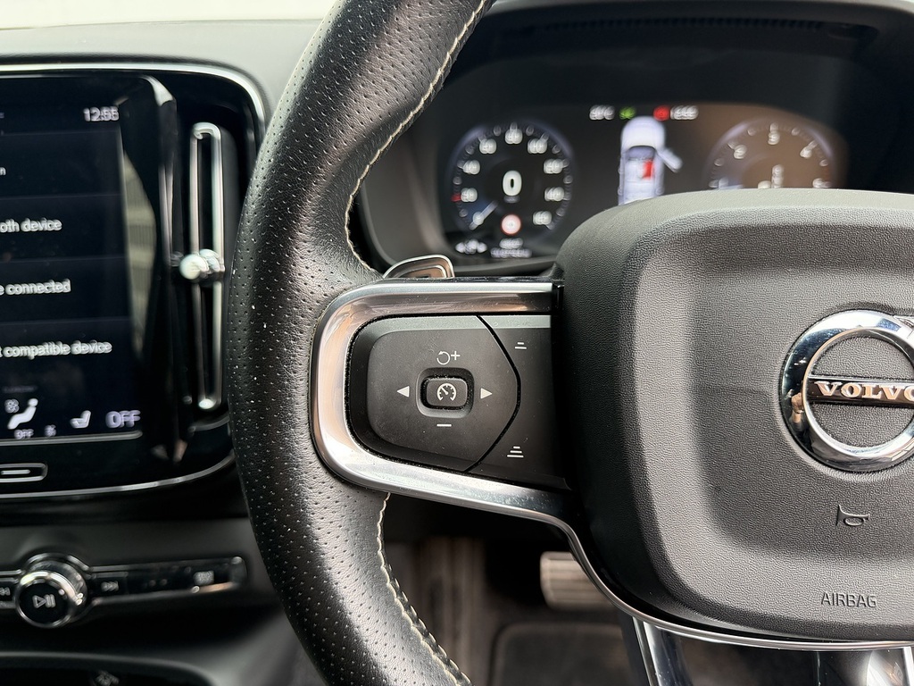 Volvo XC40 2.0 T5 R-design Pro Awd 245 Bhp White #20