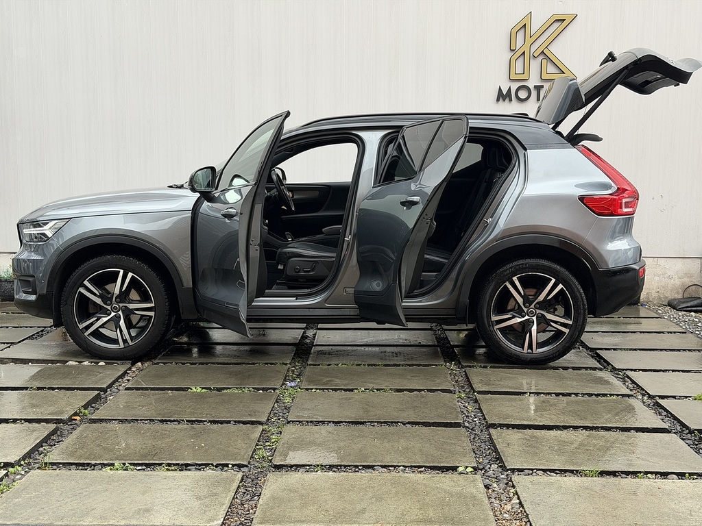 Volvo XC40 2.0 T5 R-design Pro Awd 245 Bhp White #27
