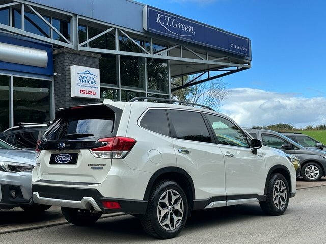 Subaru Forester 2.0 I E-boxer Xe Suv Hybrid Lineartroni White #4