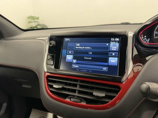 Peugeot 208 Hatchback E  #12