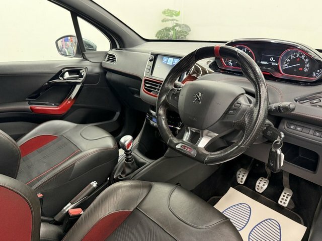 Peugeot 208 Hatchback E  #10