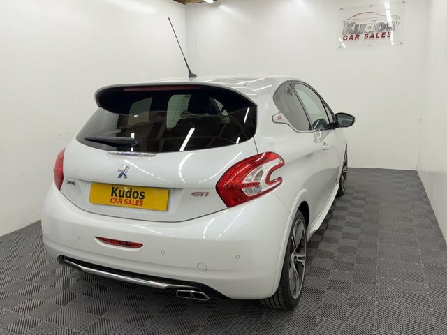 Peugeot 208 Hatchback E  #7