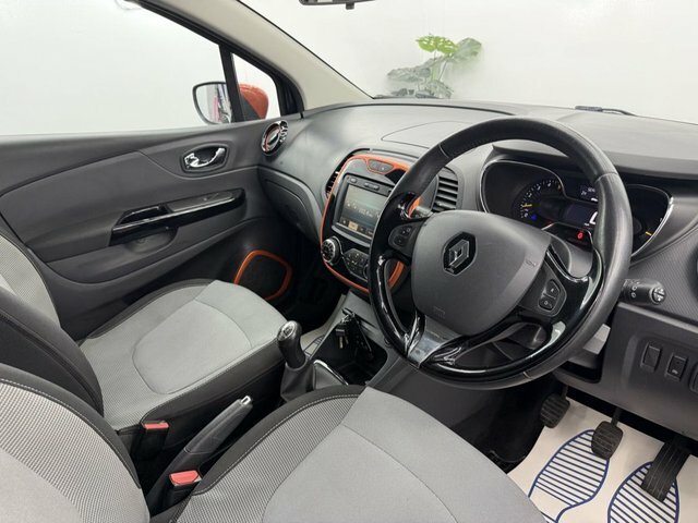 Renault Captur Suv 1.5 Expressionplus Convenience Energytce S Black #9