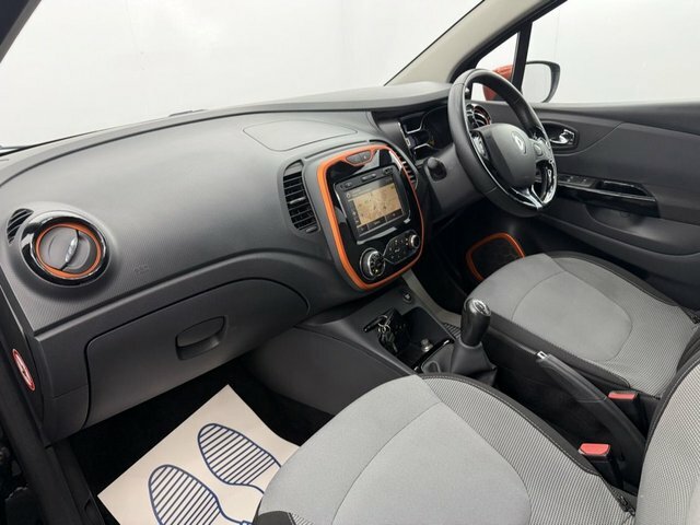 Renault Captur Suv 1.5 Expressionplus Convenience Energytce S Black #16