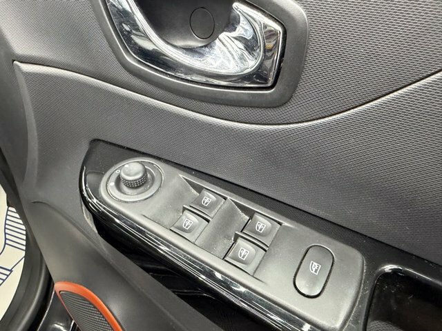 Renault Captur Suv 1.5 Expressionplus Convenience Energytce S Black #11