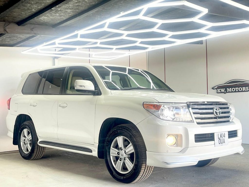 Toyota Land Cruiser Estate White #3